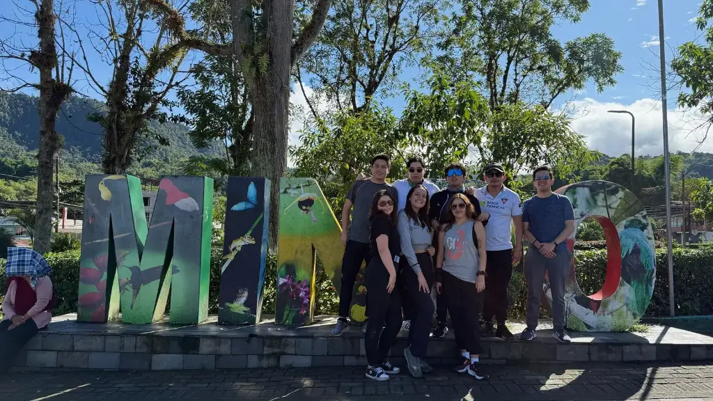 🌿🦋 Mindo Cloud Forest Escape – Chocolate, Waterfalls and Wings